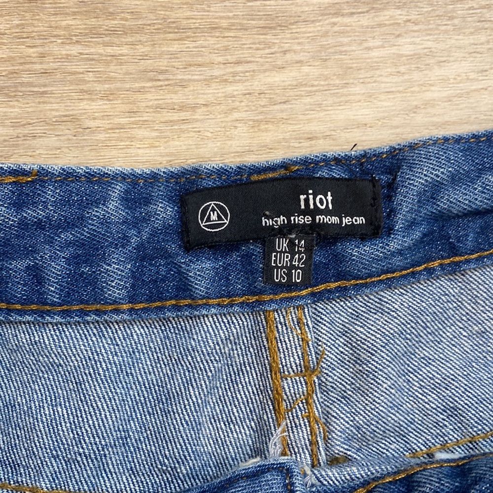 Missguided | Riot | Embroidered High Rise Distressed Mom Jeans - Picture 12 of 16